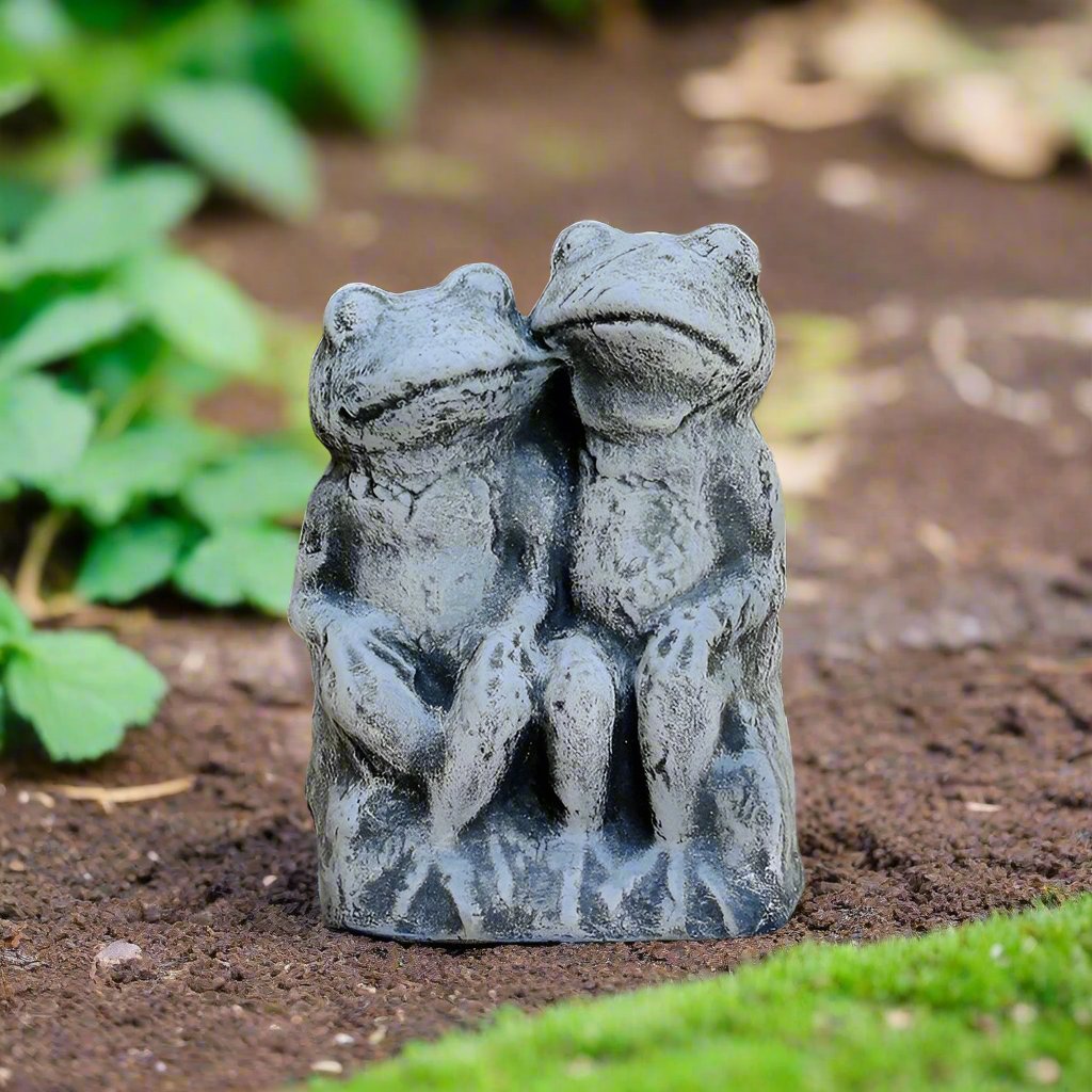 Frog Couple Statue (7