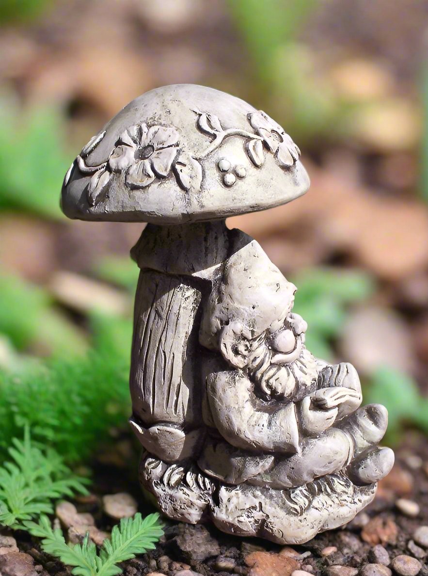 Reading Gnome Statue (13