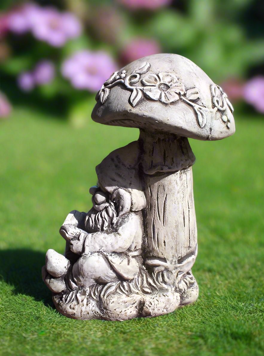 Reading Gnome Statue (13