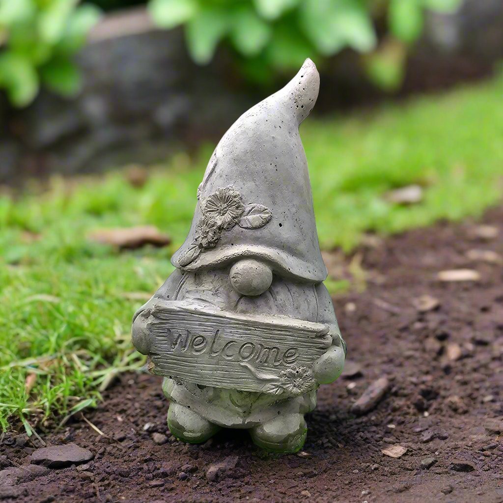 Short Welcome Sign Gnome (6